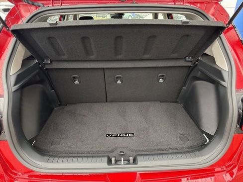 Certified 2025 Hyundai Venue SE image 33