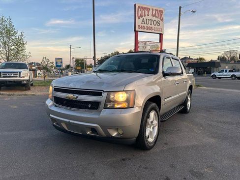 Used 2007 Chevrolet Avalanche LTZ w/ LTZ Preferred Equipment Group image 9