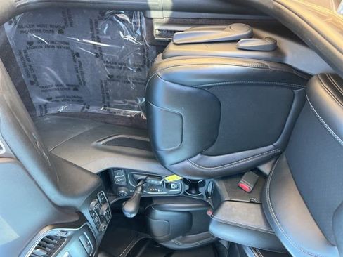 Used 2019 Jeep Cherokee Latitude Plus w/ Cold Weather Group image 24