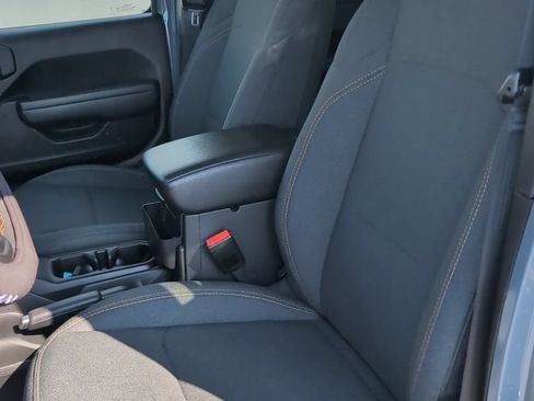 Used 2024 Jeep Wrangler Unlimited w/ Convenience Group AWD/4WD image 10