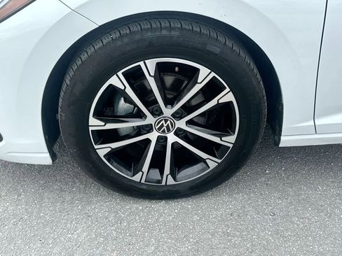 Used 2025 Volkswagen Jetta Sport FWD image 11