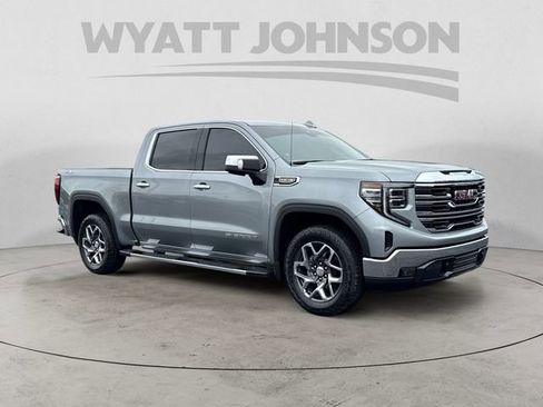 Used 2024 GMC Sierra 1500 SLT w/ SLT Premium Package AWD/4WD image 7