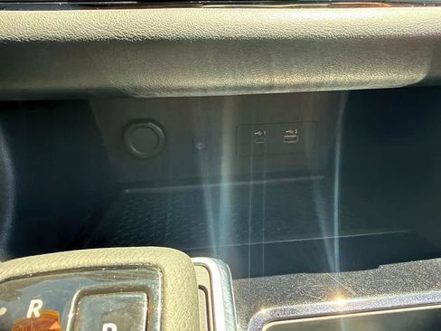 Used 2025 Nissan Pathfinder SL AWD/4WD image 34