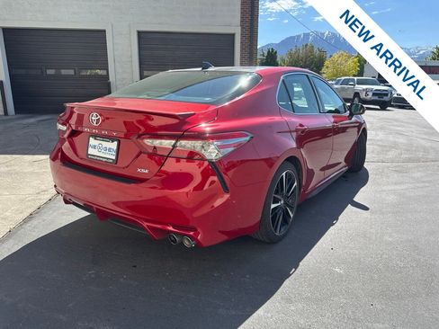 Used 2019 Toyota Camry XSE FWD image 7