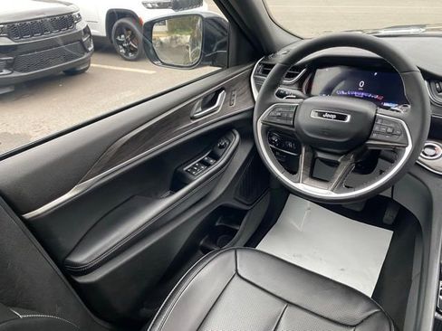 Used 2024 Jeep Grand Cherokee L Limited w/ Luxury Tech Group II image 35