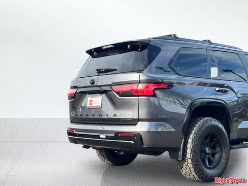 Certified 2025 Toyota Sequoia Platinum w/ TRD Off-Road Package AWD/4WD image 12