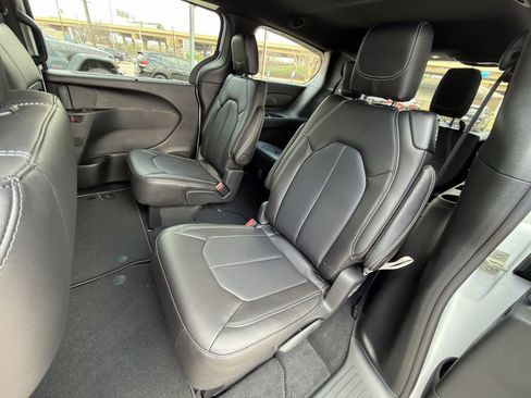 New 2026 Chrysler Voyager LX FWD image 19