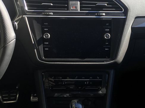 New 2024 Volkswagen Tiguan SE R-Line image 12