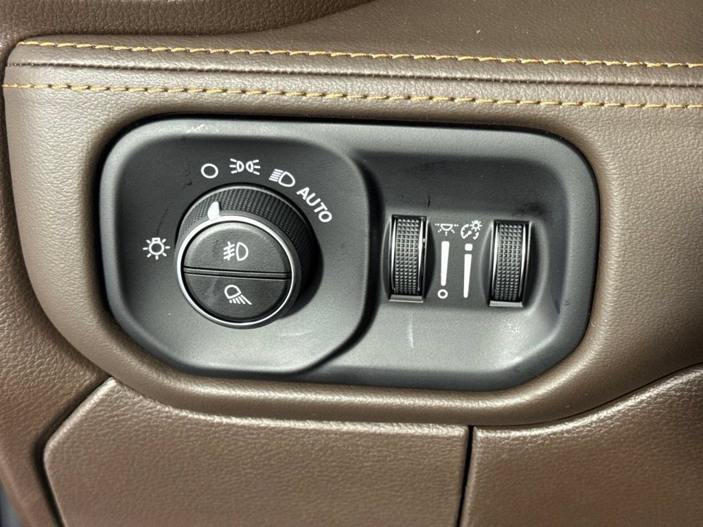 New 2027 RAM 2500 Limited AWD/4WD image 19