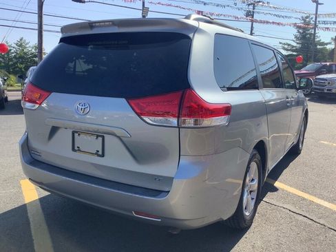 Used 2012 Toyota Sienna LE w/ Towing Pkg FWD image 7
