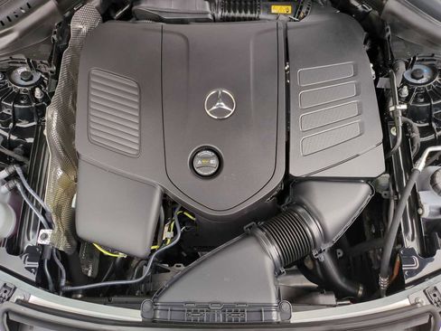 Used 2025 Mercedes-Benz GLC 300 4MATIC image 15