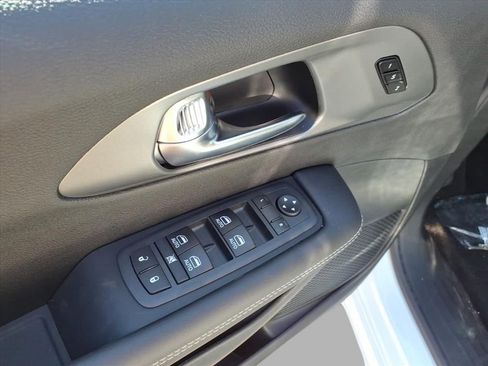 New 2026 Chrysler Pacifica Select image 14