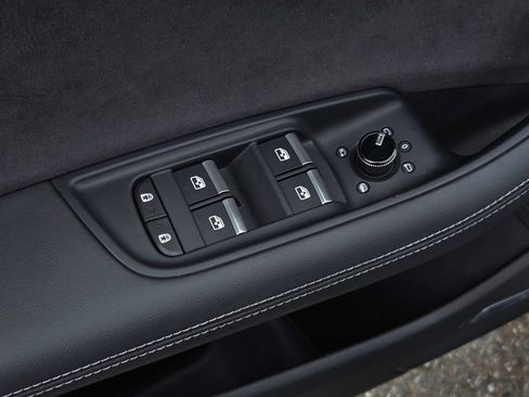 Used 2024 Audi SQ8 Premium Plus w/ Executive Package image 11