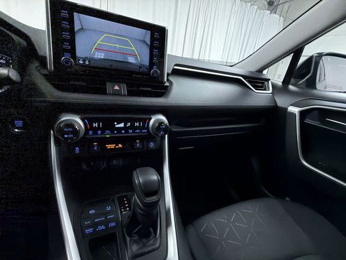 Used 2021 Toyota RAV4 XLE image 20