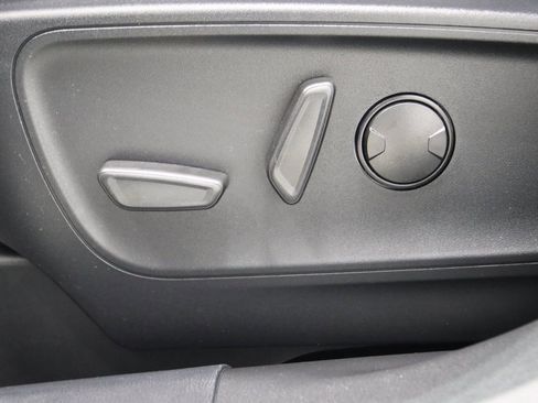 Certified 2024 Ford Escape SE image 46