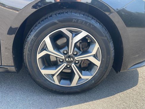 Used 2019 Kia Forte LXS FWD image 9