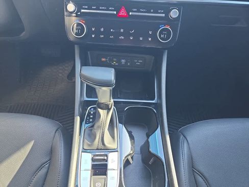 Used 2025 Hyundai Santa Cruz Limited image 11