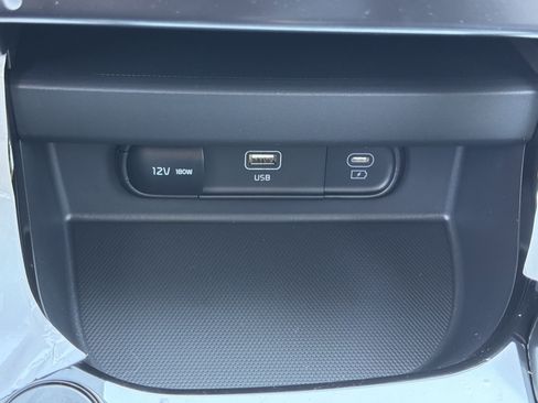New 2026 Kia Seltos S FWD image 11