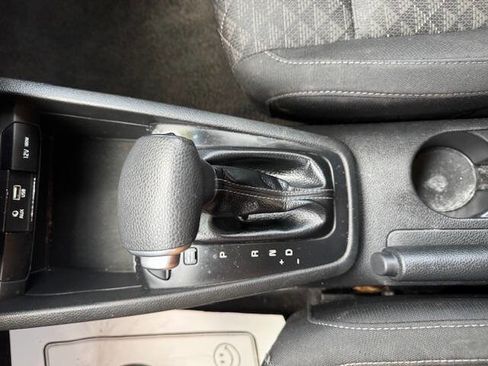 Used 2018 Kia Rio S image 37