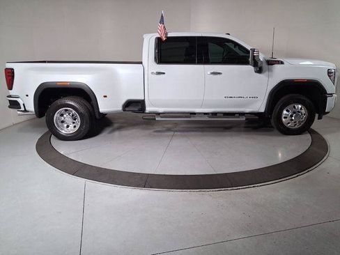 New 2026 GMC Sierra 3500 Denali w/ Denali Reserve Package AWD/4WD image 3