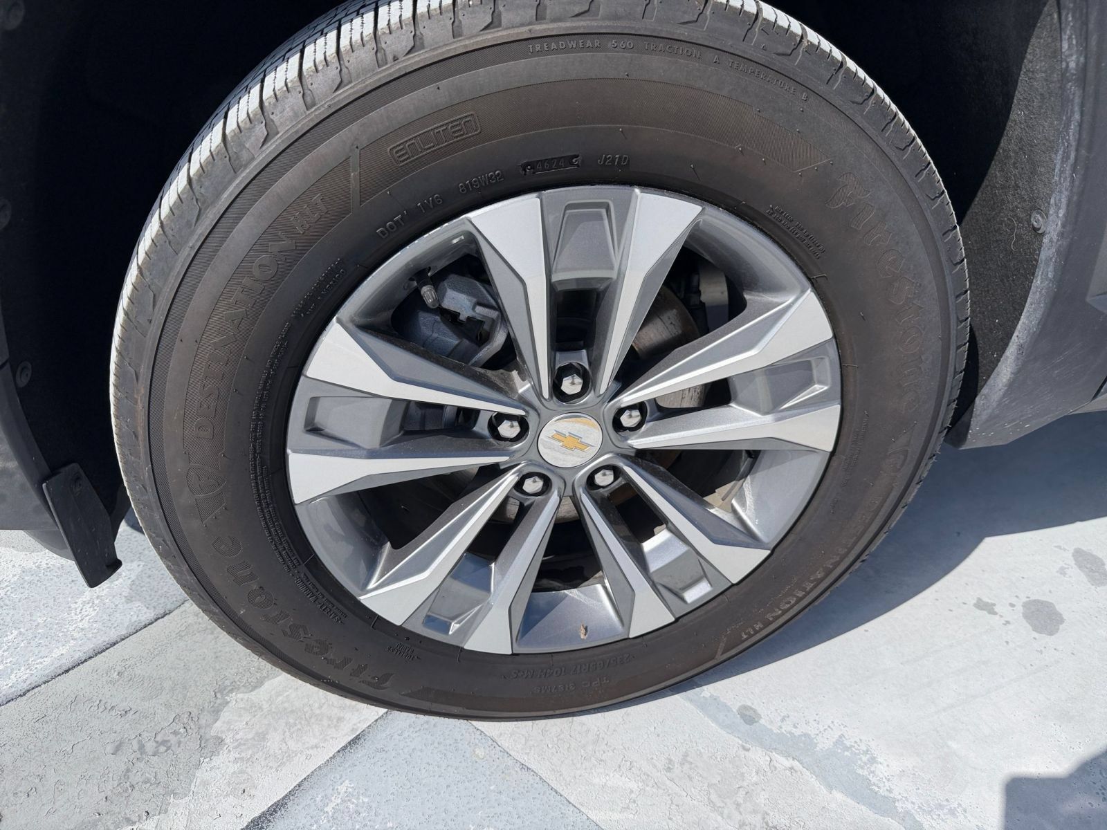 Used 2025 Chevrolet Equinox LT FWD image 24