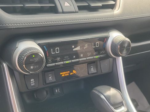 Used 2019 Toyota RAV4 XLE image 16