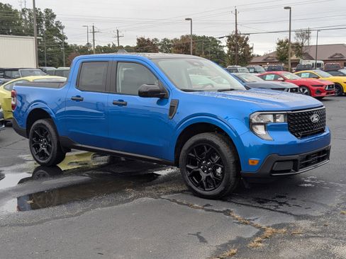 New 2025 Ford Maverick XLT w/ XLT Luxury Package image 2