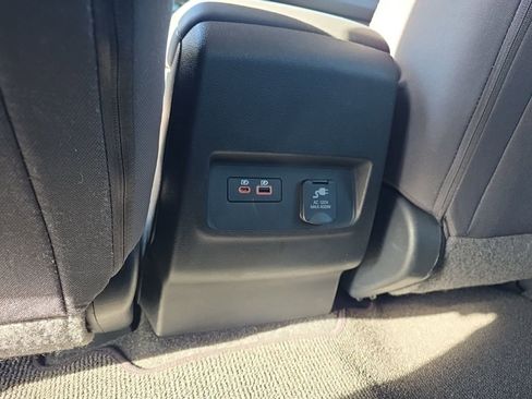 Used 2023 Nissan Frontier SV w/ SV Convenience Package image 12