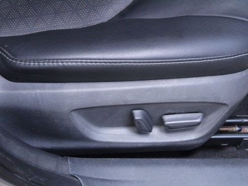 Used 2018 Toyota Camry XSE image 9