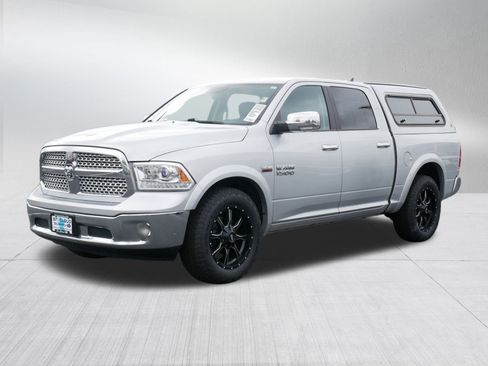 Used 2017 RAM 1500 Laramie image 3