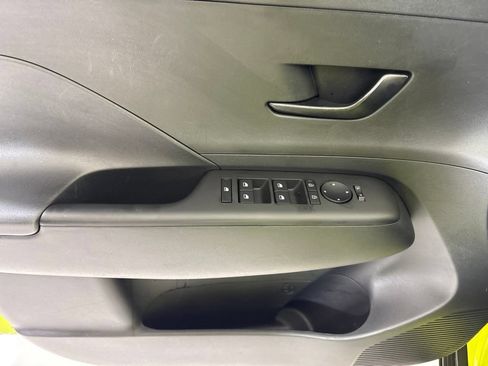 Used 2025 Hyundai Kona SE FWD image 17
