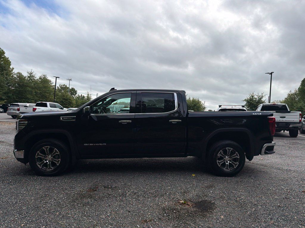 Used 2025 GMC Sierra 1500 SLT AWD/4WD image 3