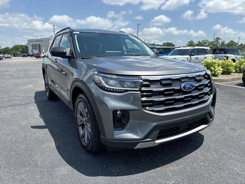 New 2026 Ford Explorer Active w/ Active Comfort Package AWD/4WD image 10