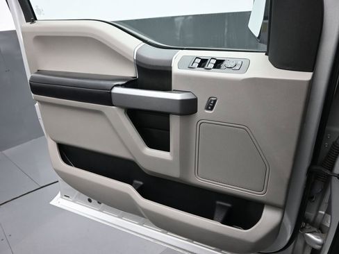 Used 2017 Ford F150 XLT image 13