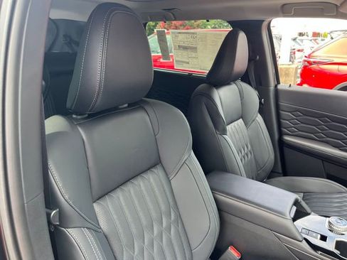 New 2025 Mitsubishi Outlander SEL image 34