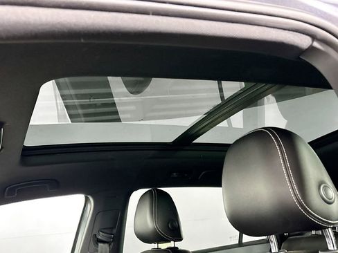 Used 2022 Volkswagen Atlas Cross Sport SEL image 19