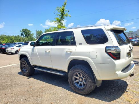 Used 2015 Toyota 4Runner SR5 RWD image 6