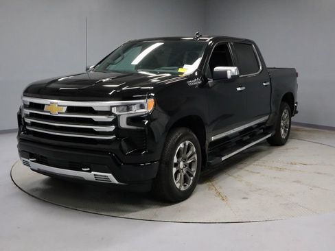 Used 2023 Chevrolet Silverado 1500 High Country w/ Technology Package AWD/4WD image 6