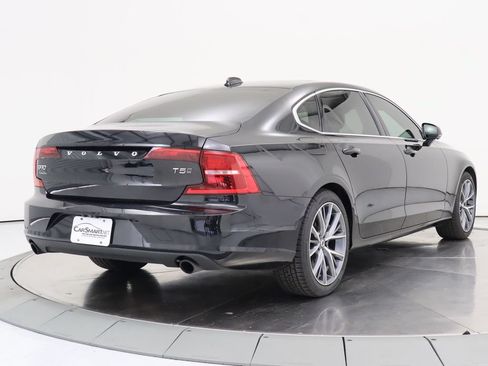 Used 2018 Volvo S90 T5 Momentum w/ Convenience Package AWD/4WD image 5
