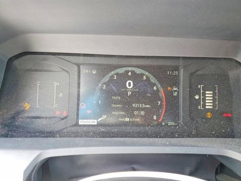 Used 2025 Toyota Tacoma SR image 8