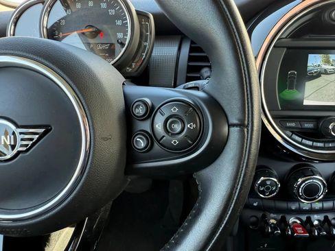 Used 2021 MINI Cooper 2-Door Hardtop FWD image 23