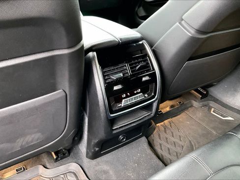 Used 2021 BMW X6 xDrive40i image 34