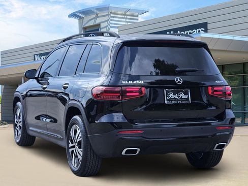 New 2026 Mercedes-Benz GLB 250 4MATIC image 4