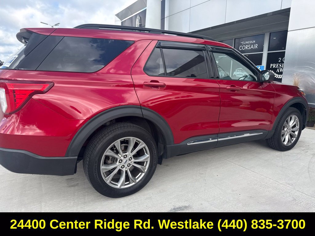 Used 2020 Ford Explorer XLT w/ Equipment Group 202A AWD/4WD image 12