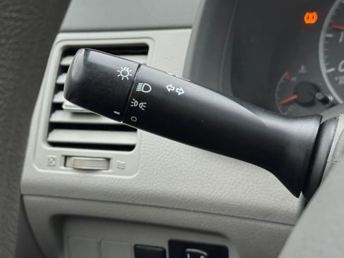 Used 2010 Toyota Corolla LE image 18