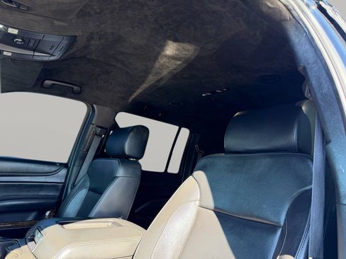 Used 2020 Chevrolet Suburban LT image 56