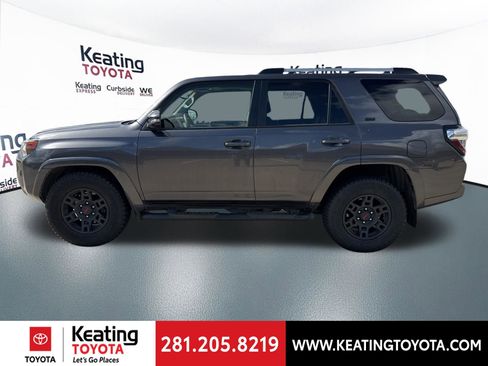 Used 2022 Toyota 4Runner SR5 Premium w/ Moonroof Package image 4
