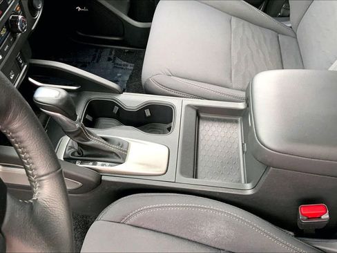 Used 2024 Nissan Frontier SV w/ SV Convenience Package image 13