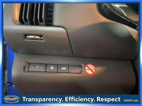 Used 2025 Nissan Pathfinder SL AWD/4WD image 21