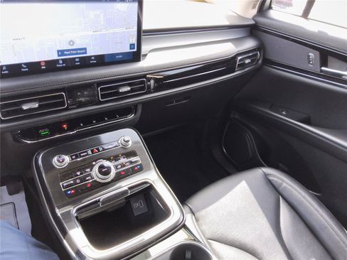 Used 2023 Lincoln Nautilus AWD w/ Premium Package image 33